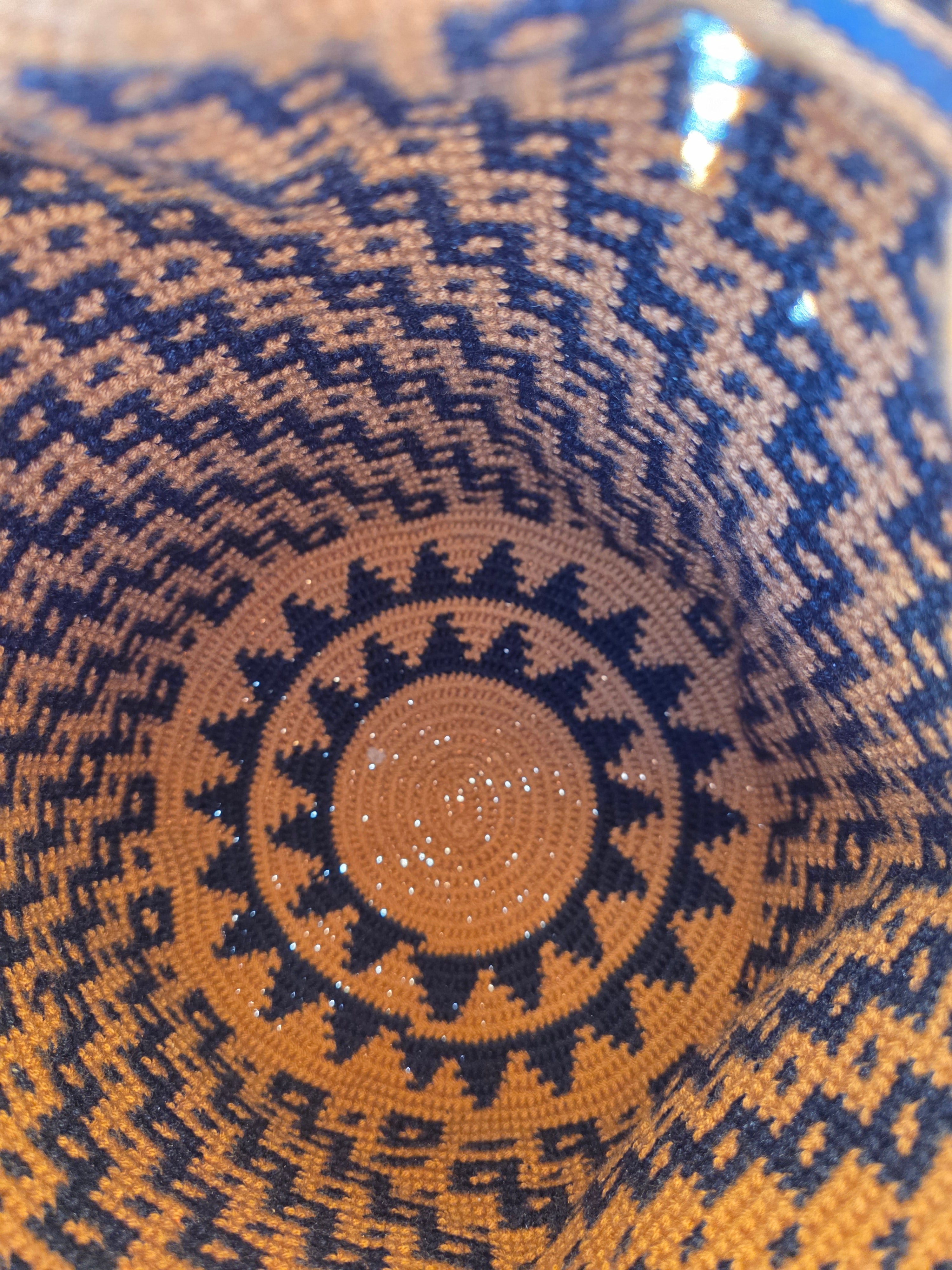 Amber Grid Mochila — Medium (Two-Thread)