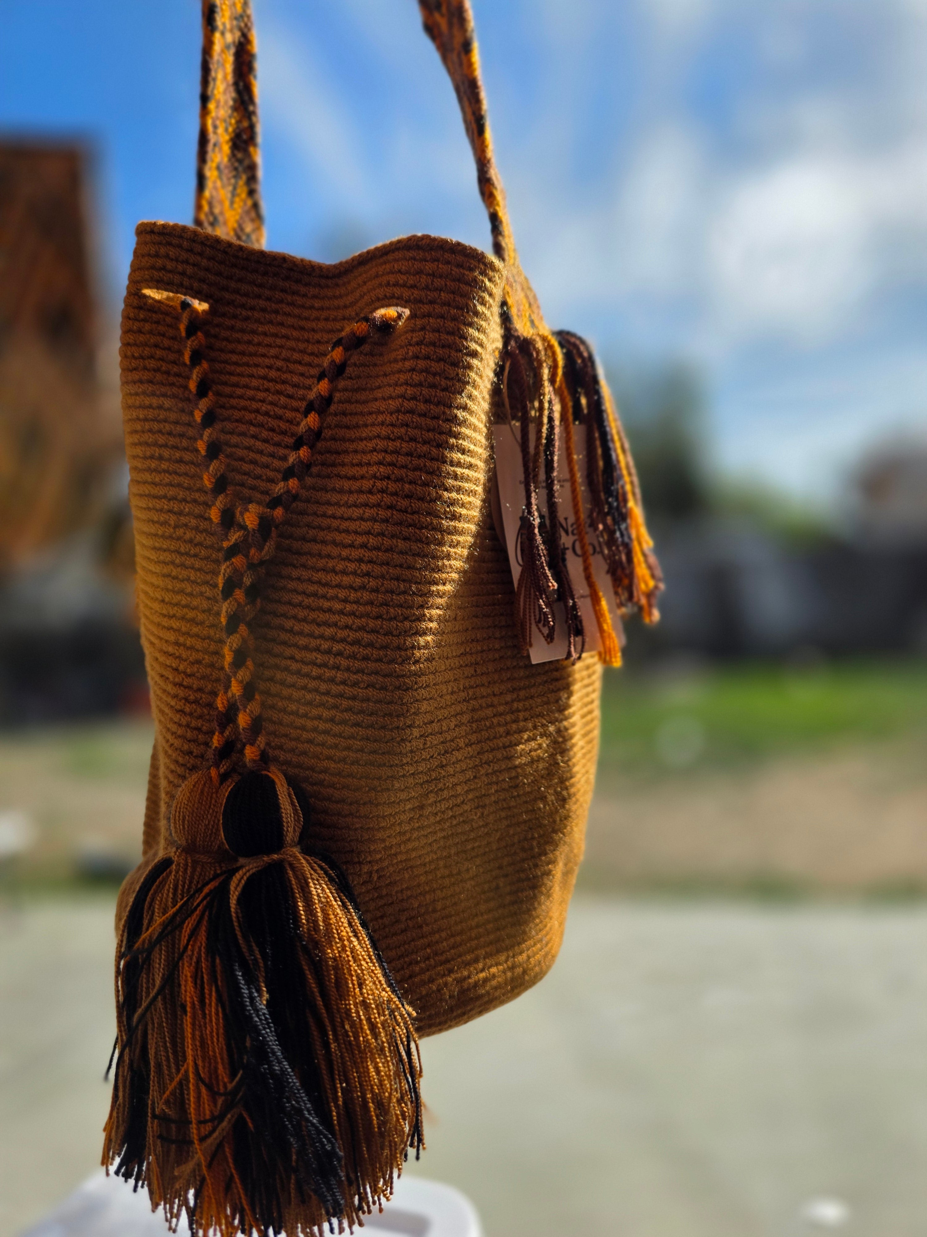 Amber Trail – Two-Thread Wayuu Mochila Bag- Large