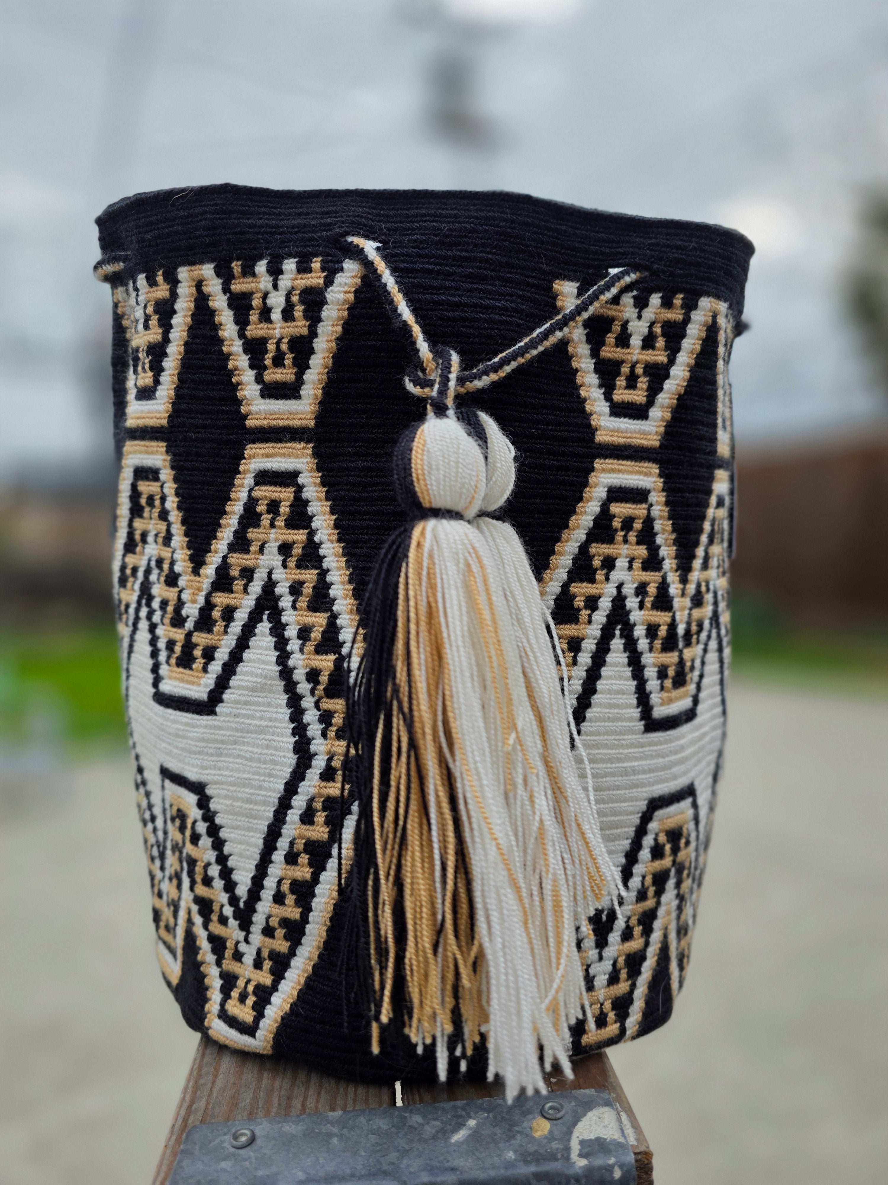 Black Sand
Large | One-Thread