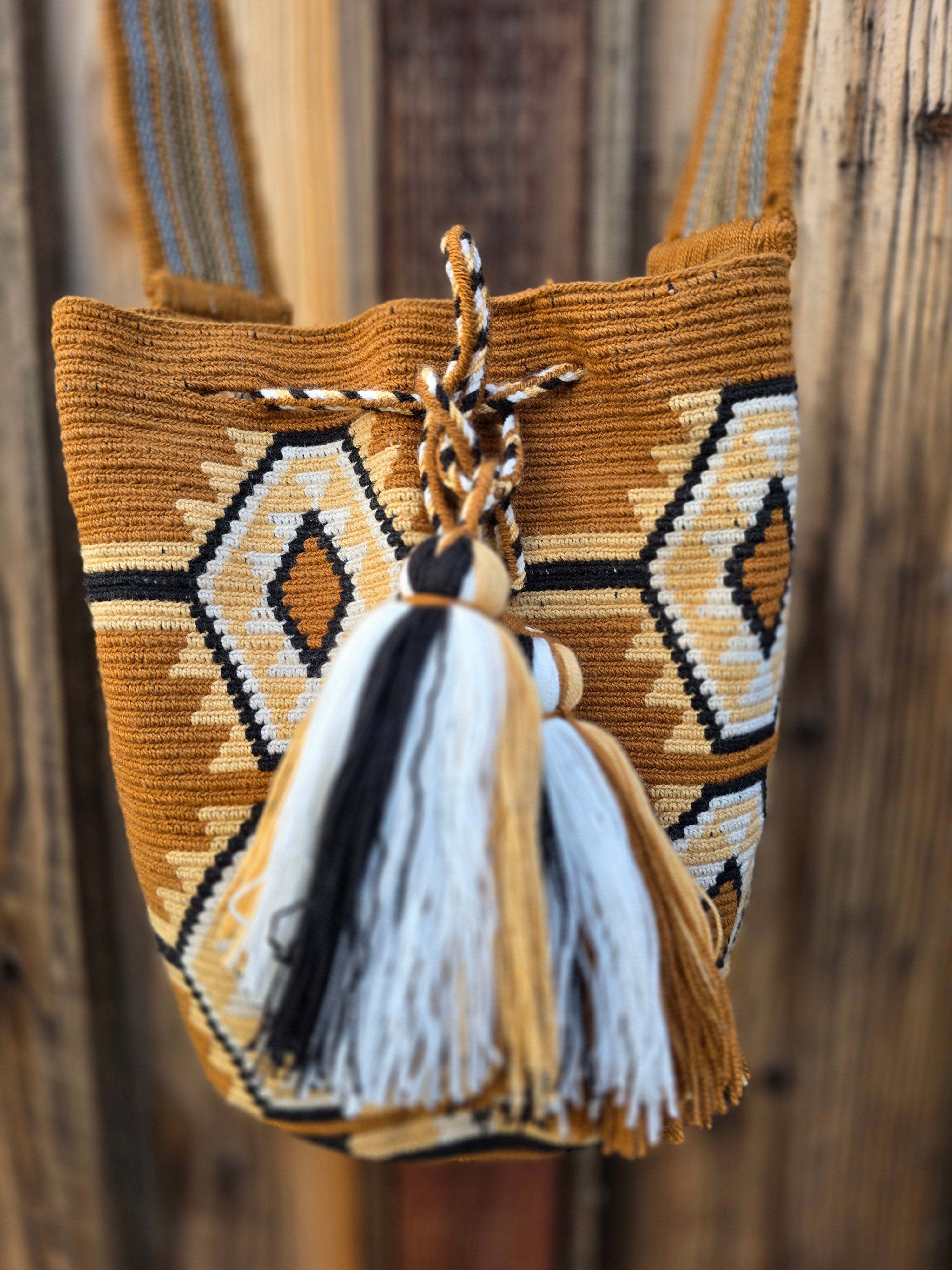 Saddle Sand
Medium | One-Thread