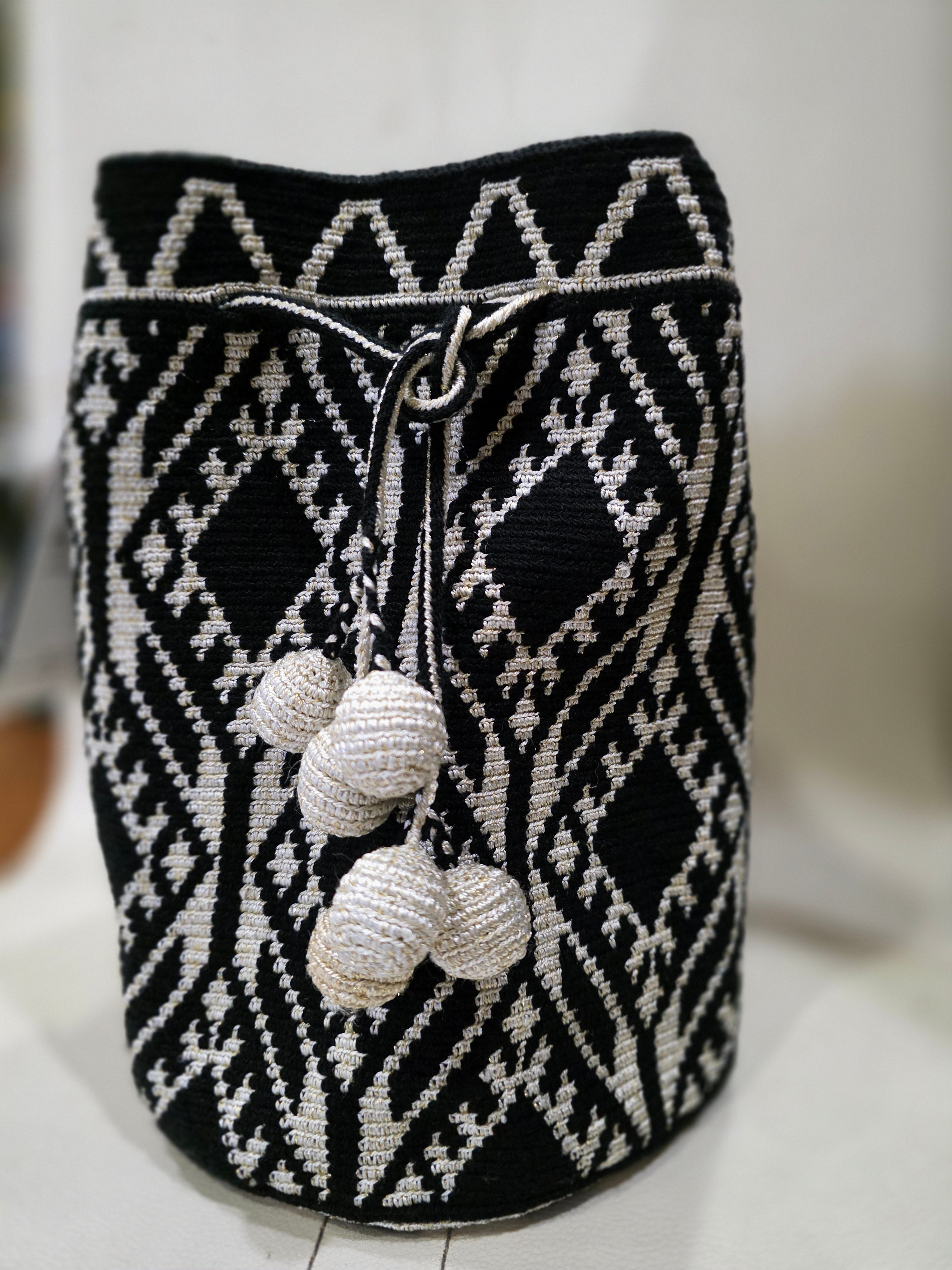 Frostline – One-Thread Wayuu Mochila Medium