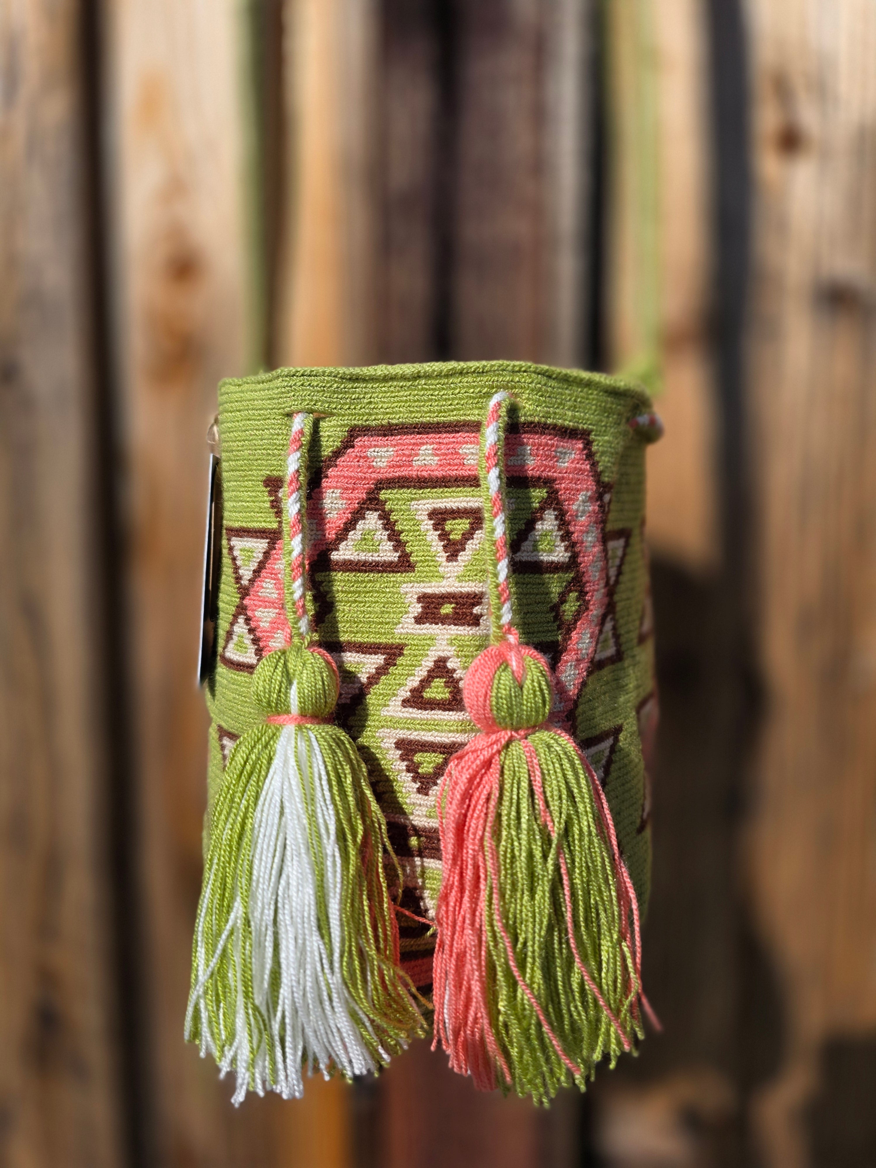 Cactus Bloom
Medium One-Thread Mochila