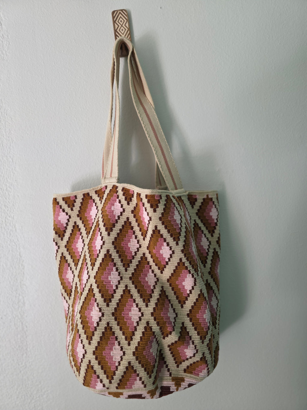 Rosado- Handwoven Wayuu Tote