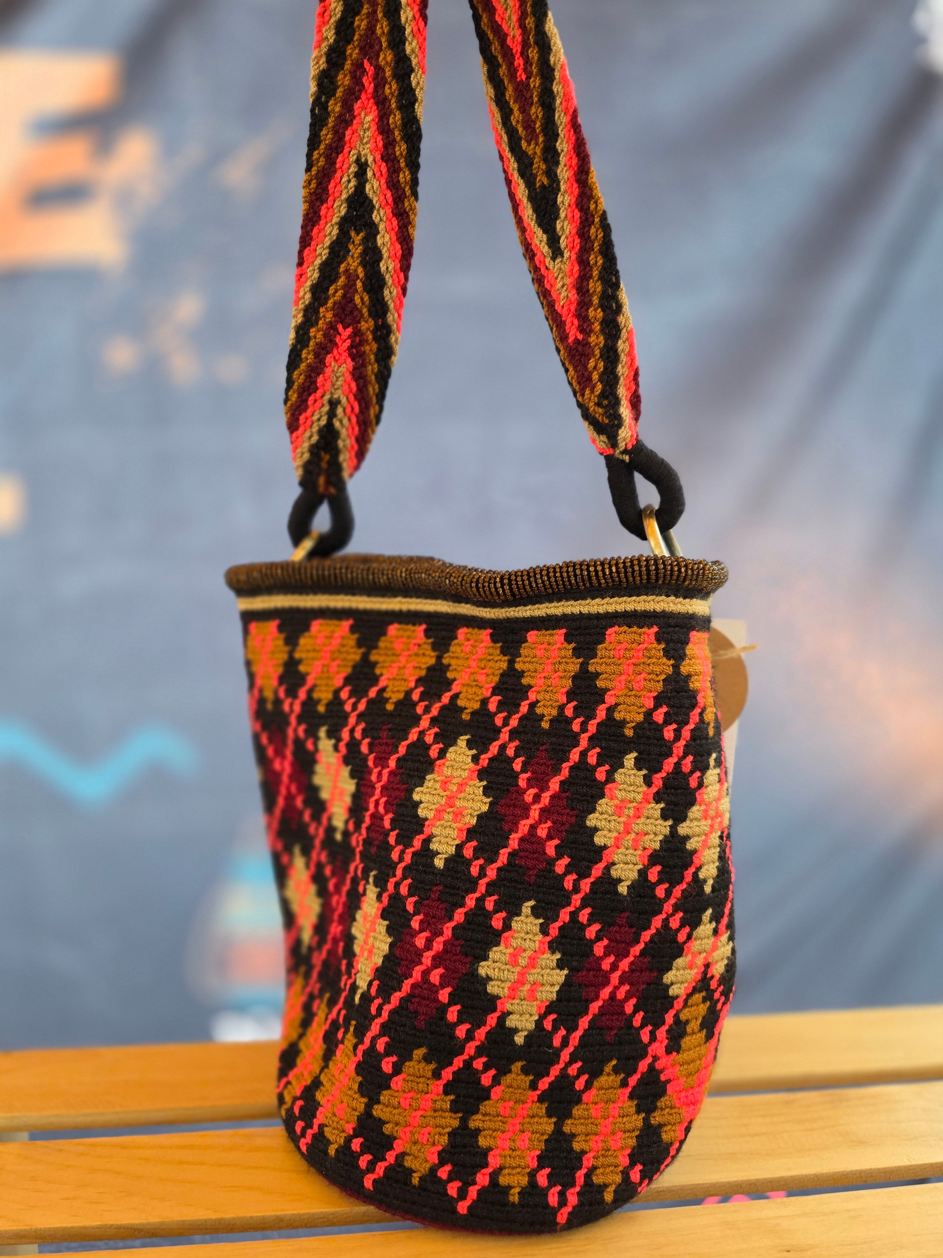 Fira – Two-Thread Wayuu Mochila Medium