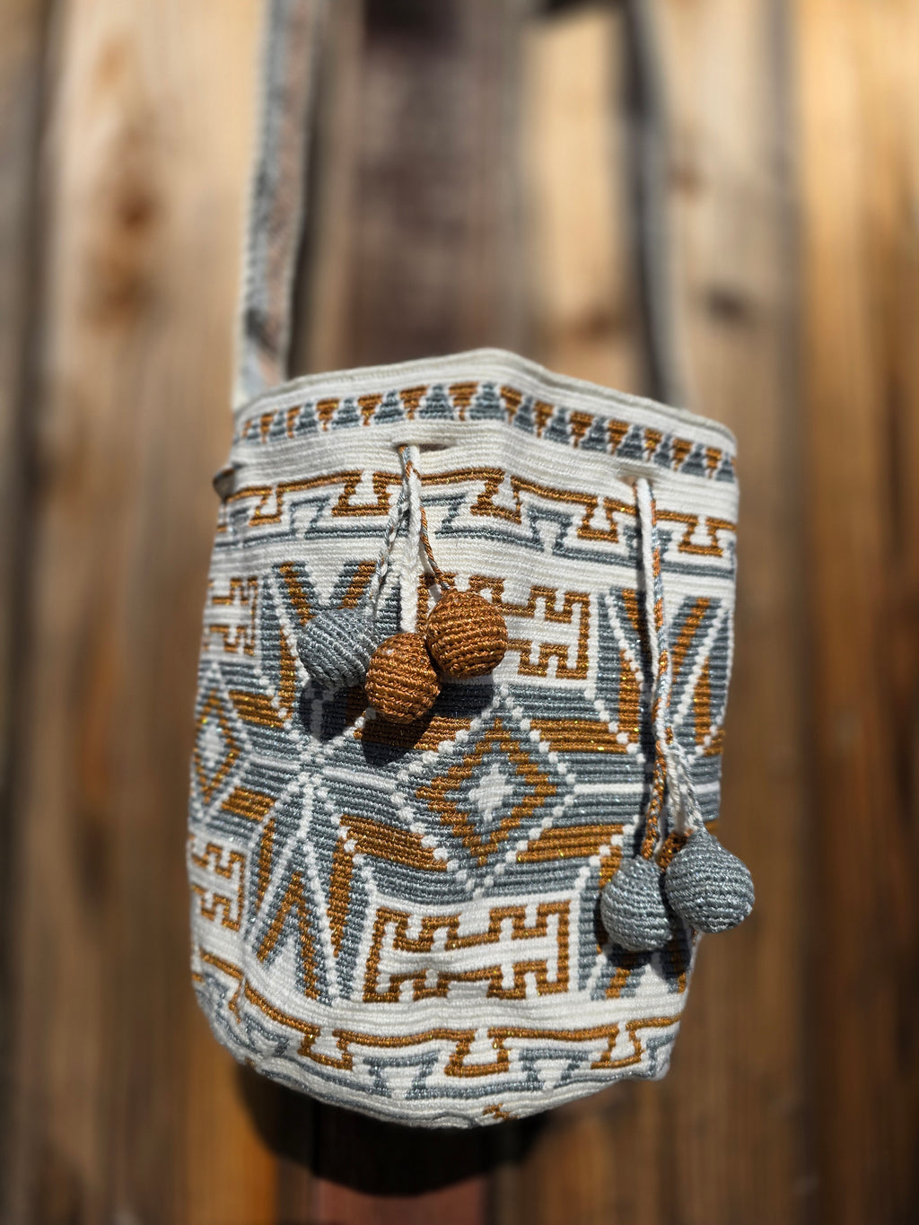 Collector’s Edition Interlock
Medium | One-Thread Mochila