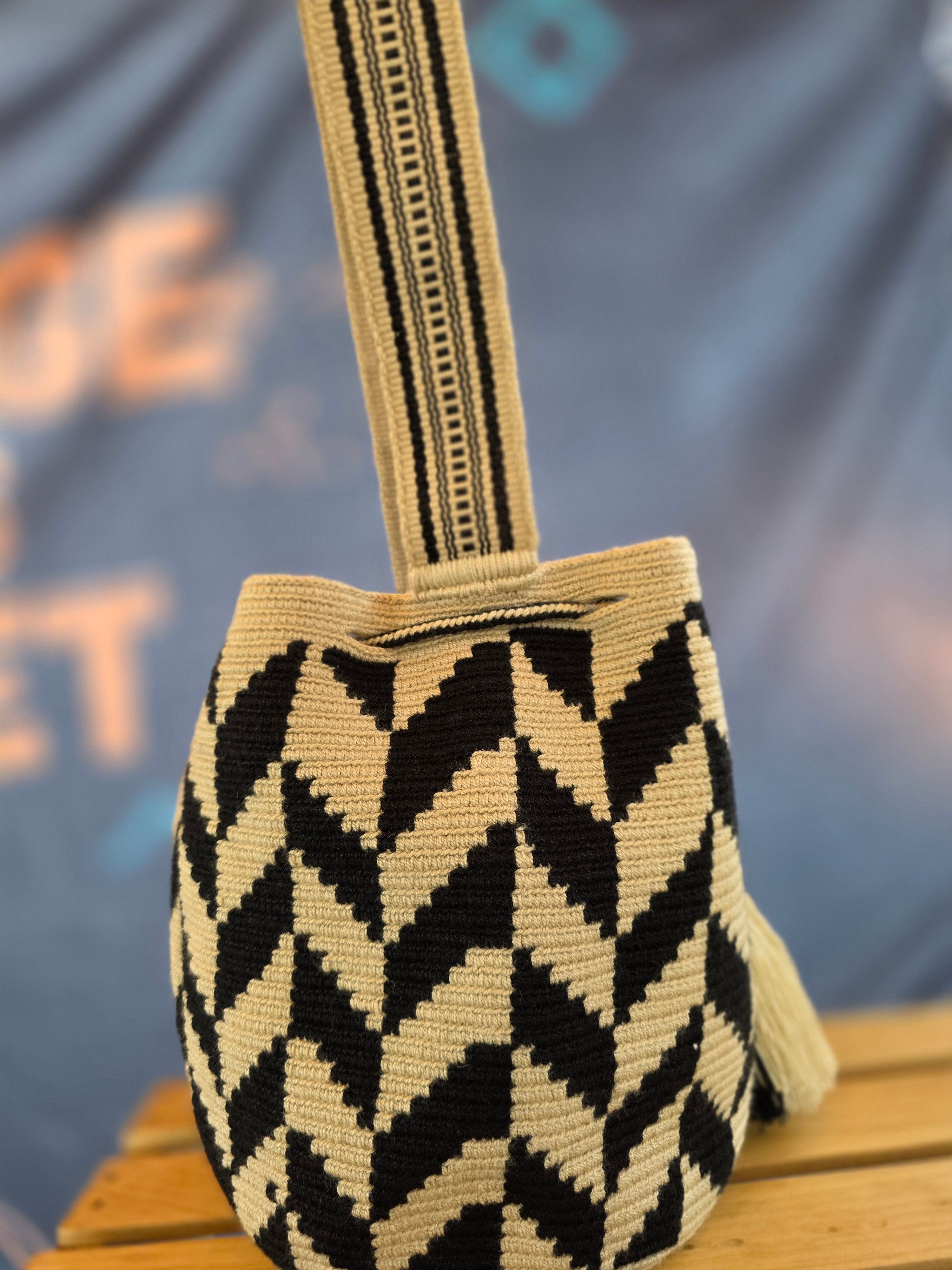 Axis – Two-Thread Wayuu Mochila Medium