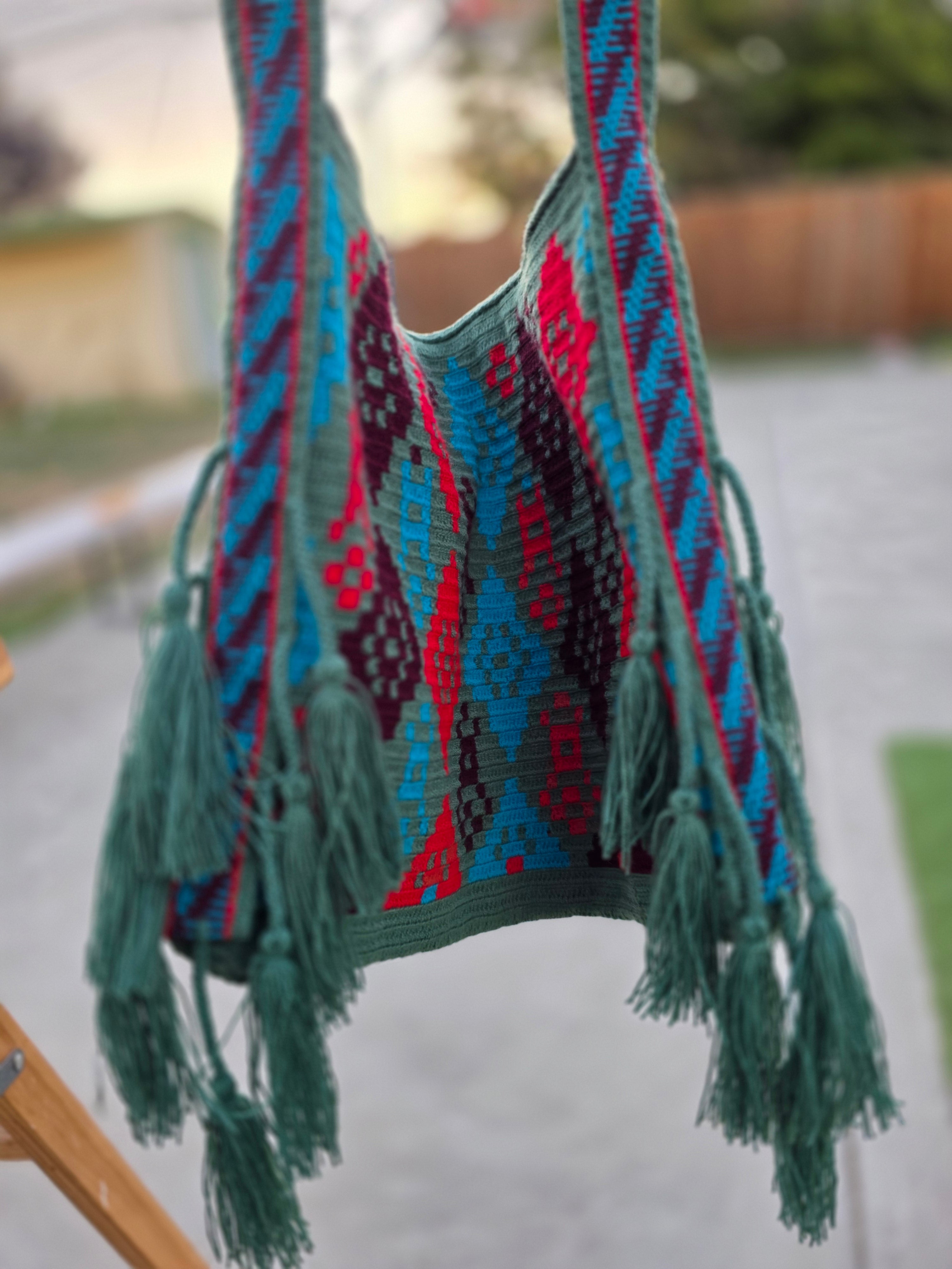 Moss Green Zippered Mochila