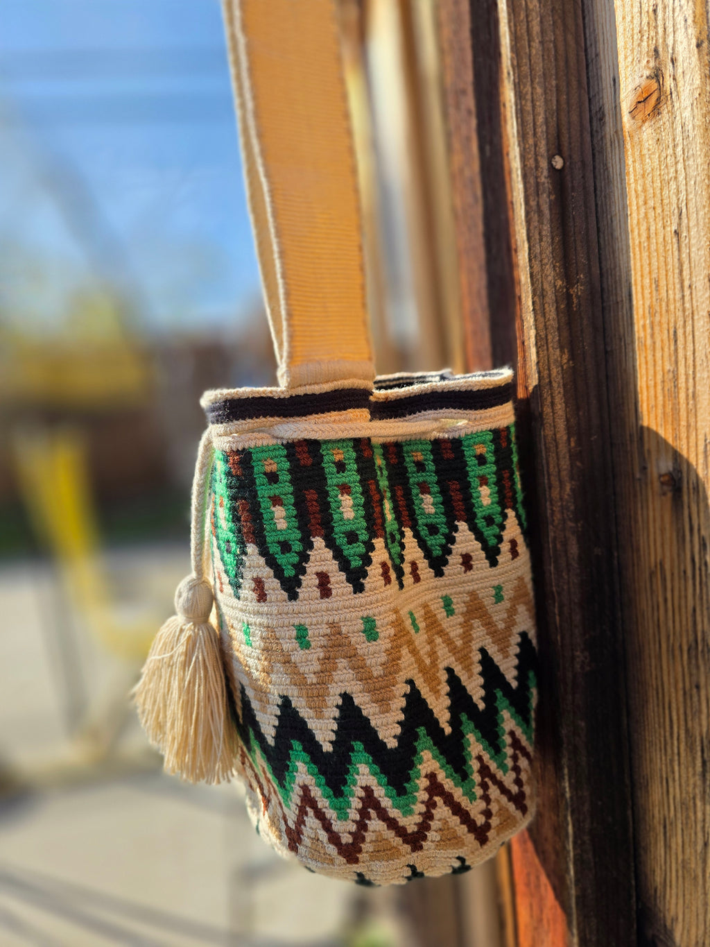Canyon Pines Mochila — Medium (Two-Thread)