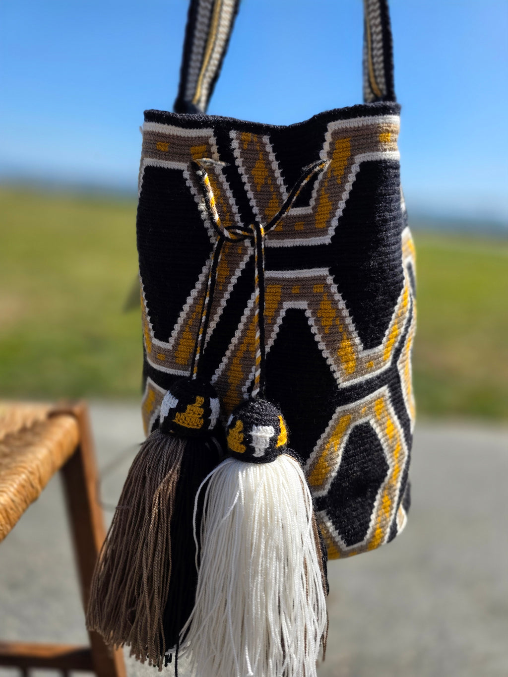 Obsidian Gold Mochila Premium Collection · One-Thread · Large