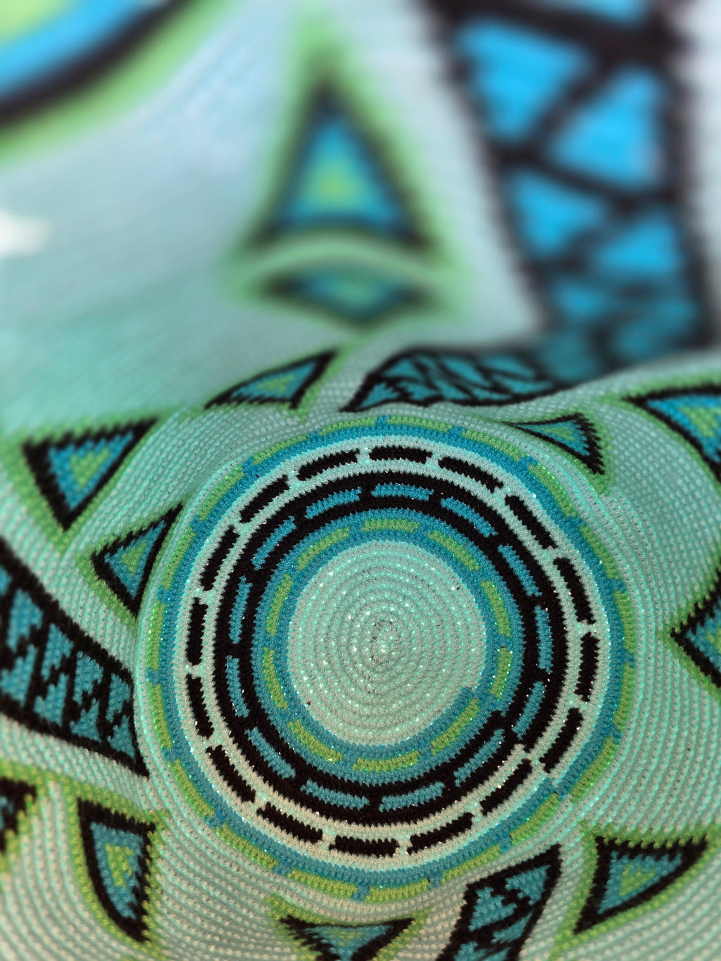 Aqua Pulse Mochila — Medium (Two-Thread)