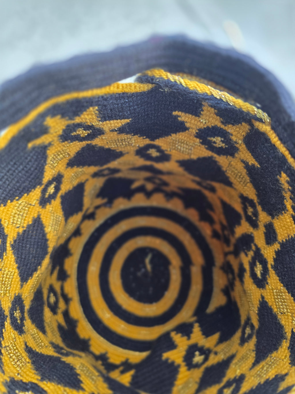 Midnight Gold Mochila — Medium (One-Thread)