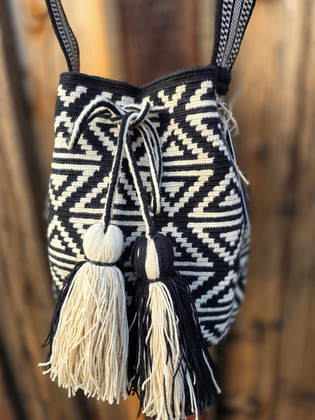 Moire
Medium | One-Thread Mochila