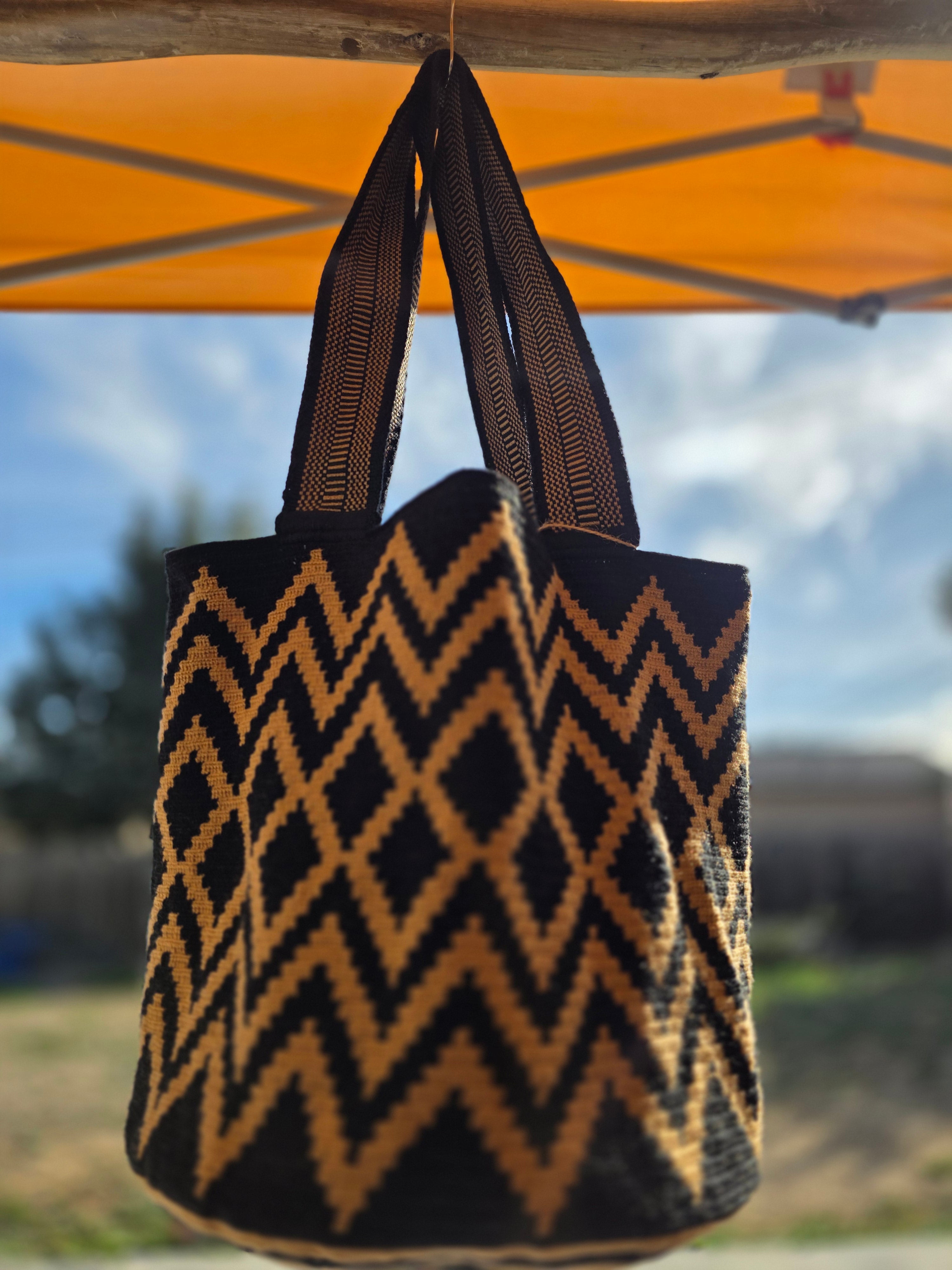 Suna – One-Thread Wayuu Tote Bag